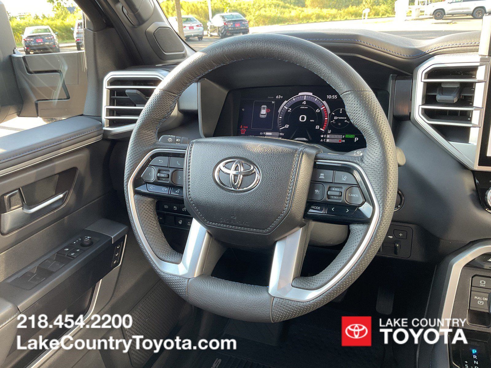 Used 2025 Toyota Sequoia Platinum AWD/4WD image 22