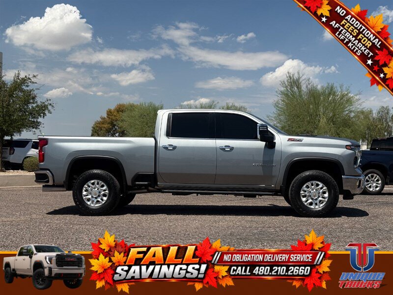 Used 2024 Chevrolet Silverado 2500 LTZ w/ LTZ Convenience Package AWD/4WD image 4