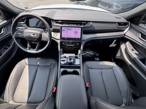 New 2025 Jeep Grand Cherokee L Limited w/ Black Appearance Package image 24