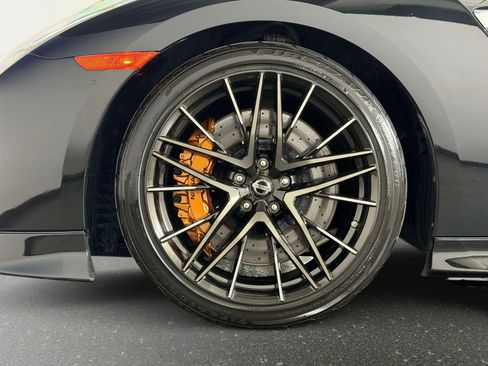 Used 2021 Nissan GT-R Premium AWD/4WD image 21