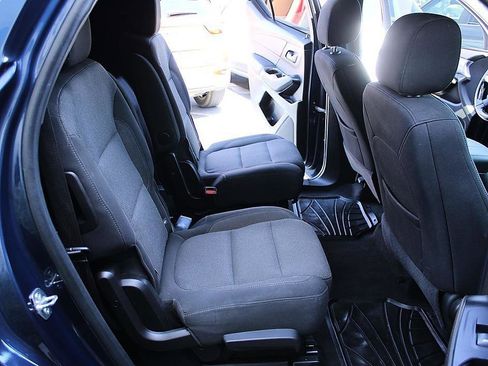 Used 2022 Chevrolet Traverse LT FWD image 19