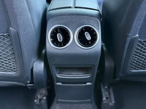 Used 2023 Mercedes-Benz GLB 250 4MATIC image 49