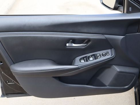 Used 2025 Nissan Sentra SV FWD image 19