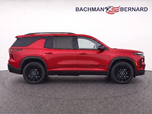 Used 2025 Chevrolet Traverse LT w/ Midnight/Sport Edition FWD image 8