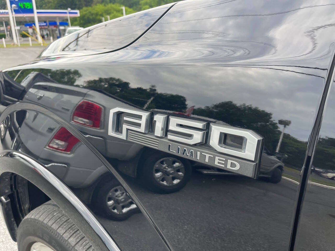 Used 2016 Ford F150 Limited w/ Trailer Tow Package AWD/4WD image 15