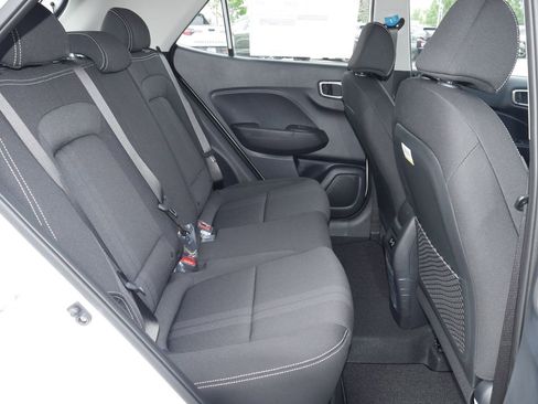 New 2026 Hyundai Venue SEL FWD image 25