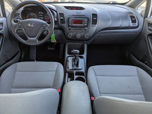 Used 2017 Kia Forte LX image 12