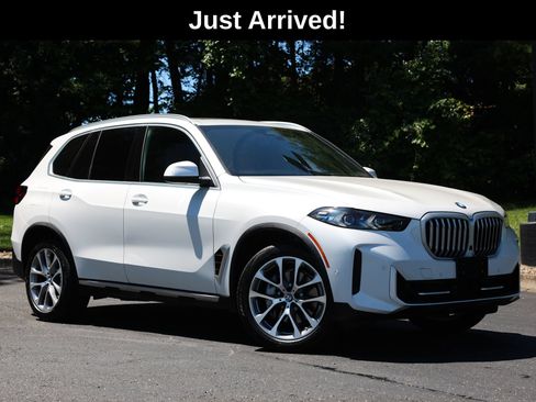 Used 2024 BMW X5 xDrive40i w/ Premium Package AWD/4WD image 1