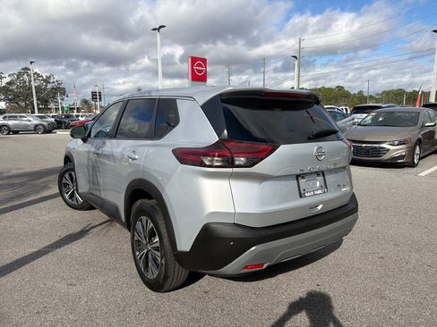 Used 2023 Nissan Rogue SV image 6