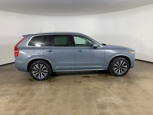 Used 2022 Volvo XC90 T5 Momentum w/ Advanced Package image 7