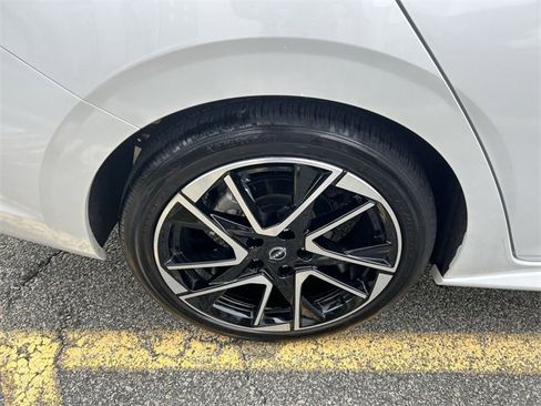 Certified 2024 Nissan Sentra SR w/ SR Premium Package image 12