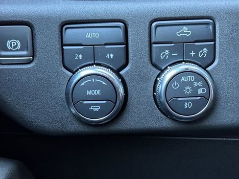 Used 2025 GMC Sierra 1500 Elevation image 43
