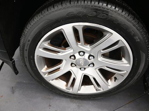 Used 2017 Cadillac Escalade Premium Luxury image 35