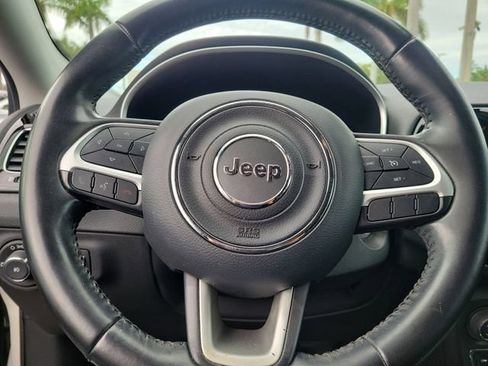 Used 2019 Jeep Compass Latitude FWD image 20