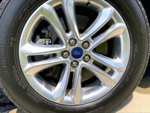 Used 2016 Ford Edge SEL w/ Equipment Group 201A AWD/4WD image 3