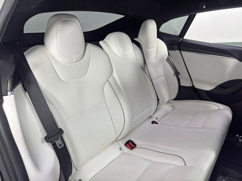 Used 2021 Tesla Model S Plaid image 39