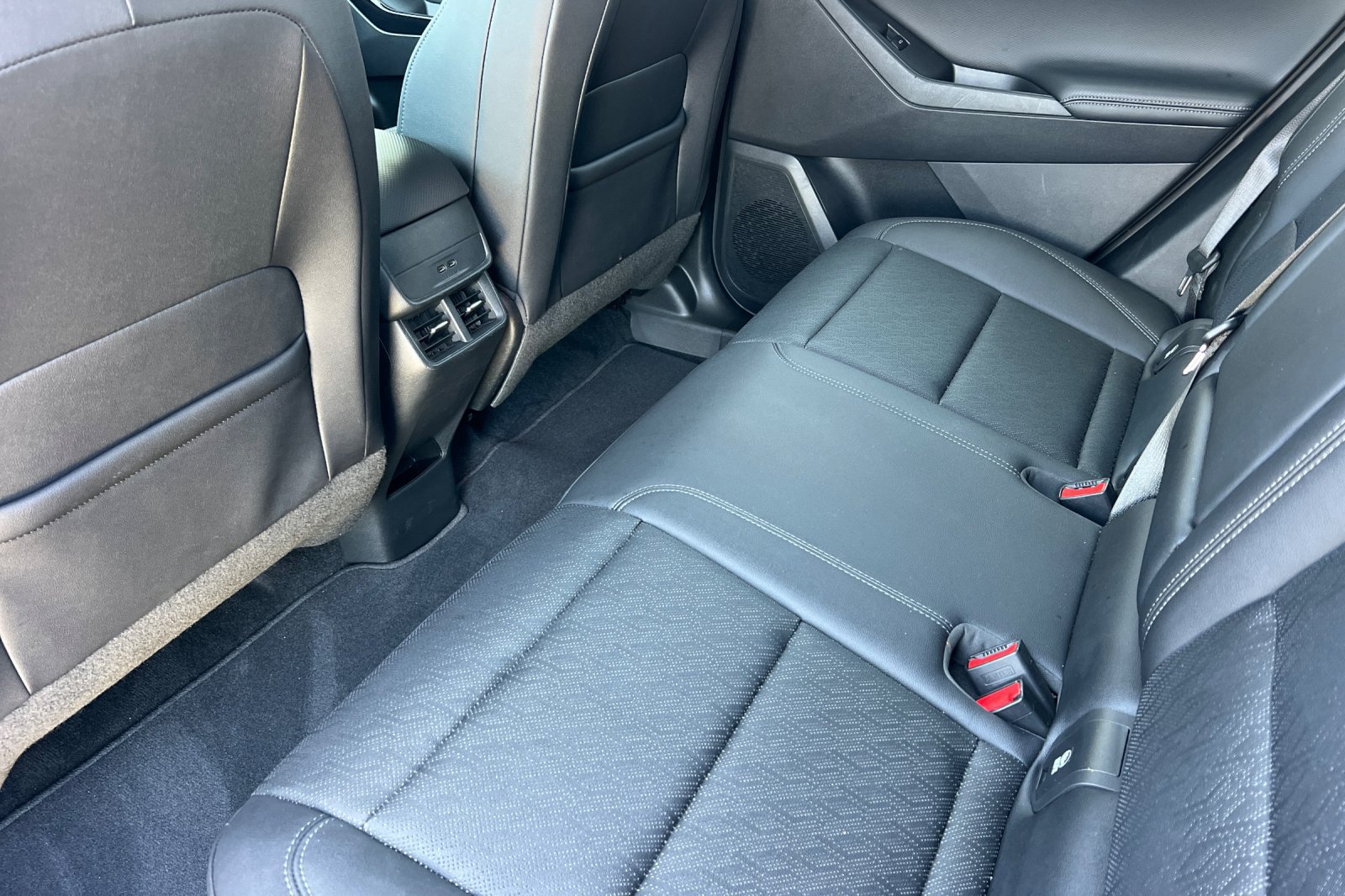 Used 2025 Chevrolet Equinox LT w/ Convenience Package II AWD/4WD image 9