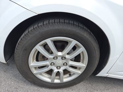Used 2015 Chevrolet Sonic LT w/ Wheels and Fog Lamp Package FWD image 8