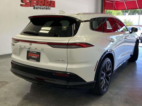 Used 2025 Toyota Crown Signia w/ Advanced Technology Package image 3