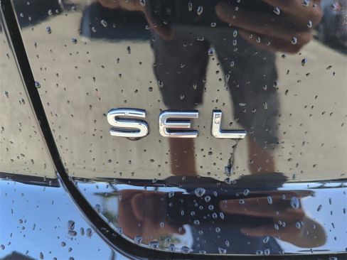 Used 2025 Volkswagen Atlas Cross Sport SEL Premium R-Line image 46