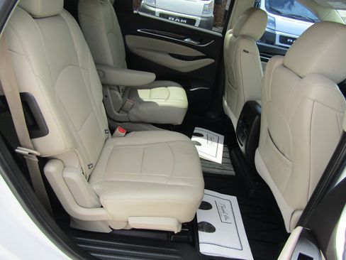 Used 2020 Buick Enclave Essence w/ Trailering Package, 5000 lbs. FWD image 16