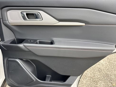 New 2026 Ford Explorer Active RWD image 17