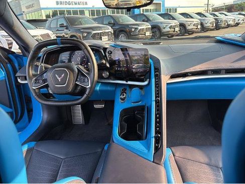 Used 2023 Chevrolet Corvette Stingray Premium Conv w/ Z51 Performance Package RWD image 7