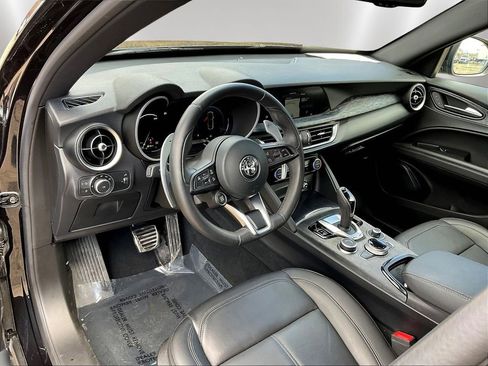 Used 2024 Alfa Romeo Stelvio Sprint AWD/4WD image 17