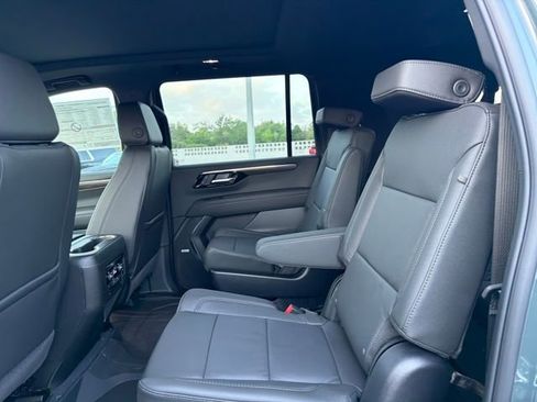 New 2026 Chevrolet Suburban Z71 w/ Comfort Package image 24