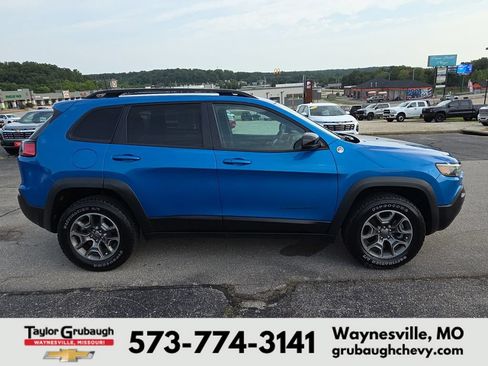 Used 2022 Jeep Cherokee Trailhawk w/ Trailer Tow Group AWD/4WD image 9