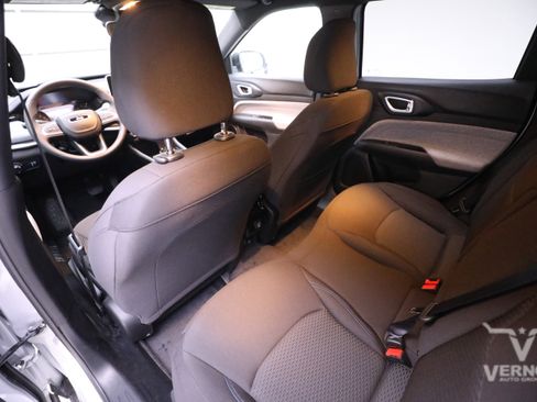 New 2025 Jeep Compass Sport image 9