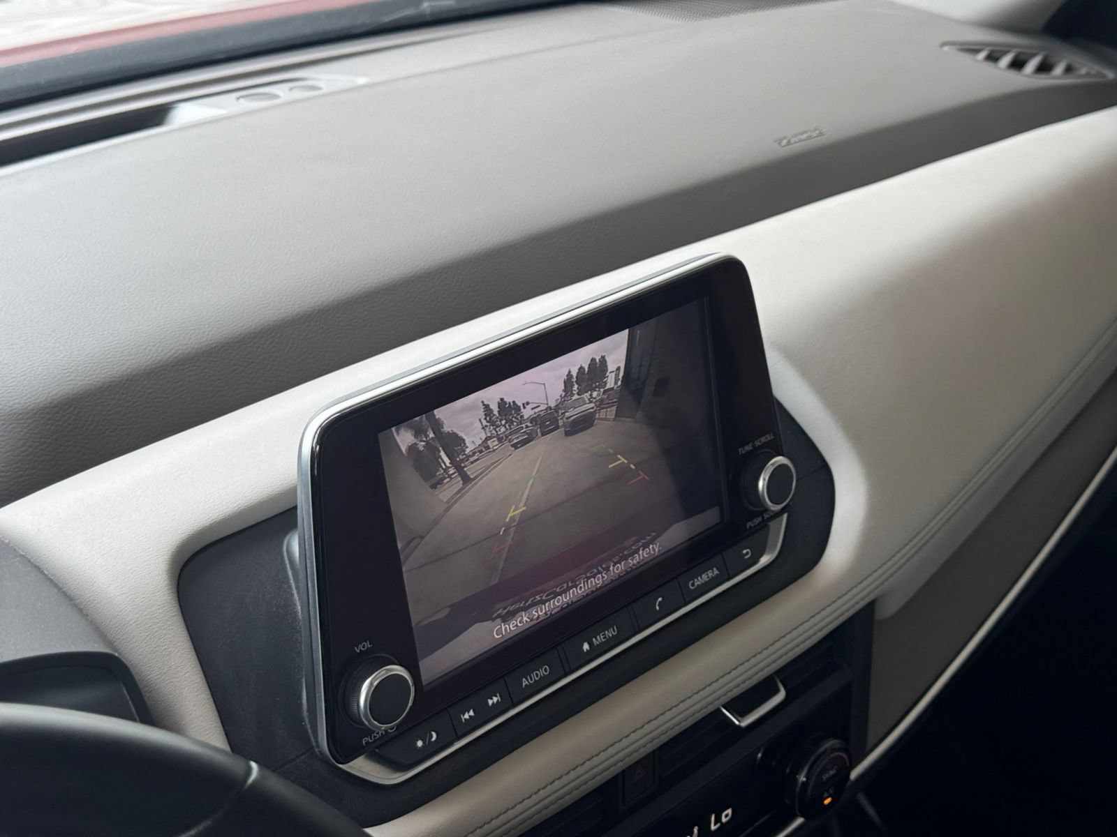 Used 2025 Nissan Rogue SV AWD/4WD image 25