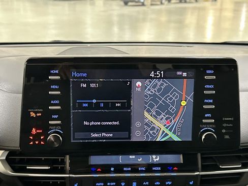 Used 2021 Toyota Sienna XLE w/ XLE Plus Package image 32