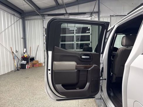 Used 2021 GMC Sierra 1500 SLT w/ SLT Premium Plus Package image 17