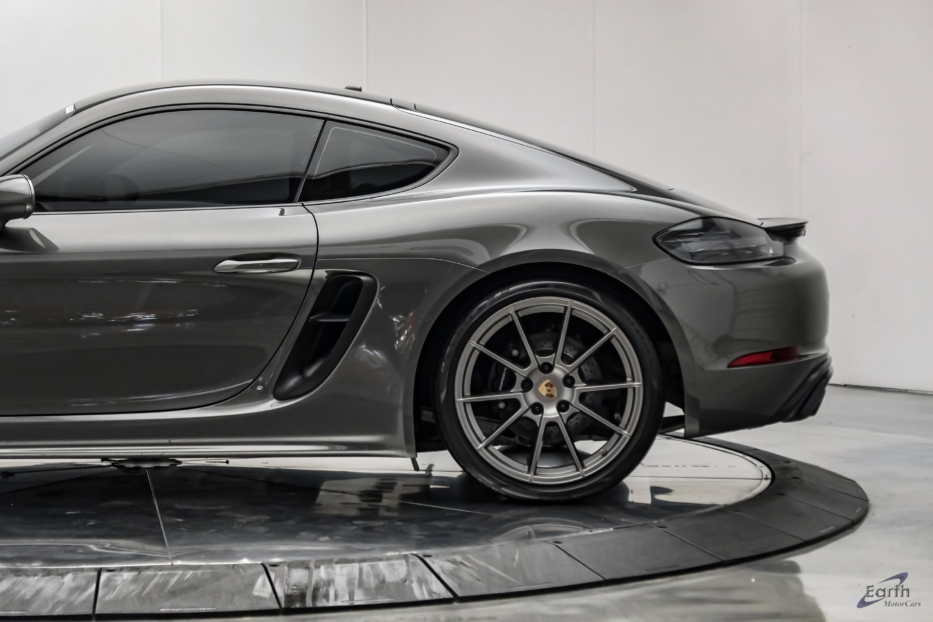 Used 2023 Porsche 718 Cayman GTS RWD image 8