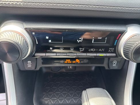 Used 2024 Toyota RAV4 LE FWD image 22