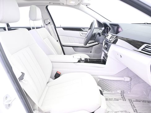Used 2015 Mercedes-Benz E 400 E 400 image 23