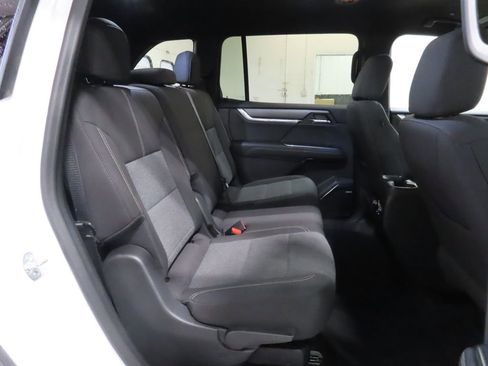 Used 2025 GMC Acadia Elevation image 35