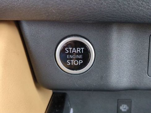 Used 2021 Nissan Rogue Platinum AWD/4WD image 26