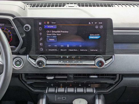 Used 2024 Chevrolet Colorado W/T RWD image 18
