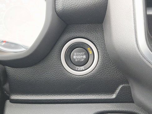 Used 2024 RAM 2500 Big Horn w/ Safety Group image 34