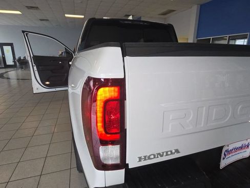 Used 2025 Honda Ridgeline Black Edition image 30