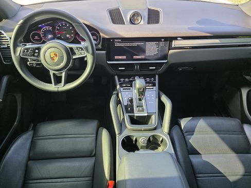 Used 2023 Porsche Cayenne Platinum Edition AWD/4WD image 4