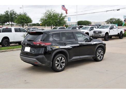 Used 2023 Nissan Rogue SV image 6