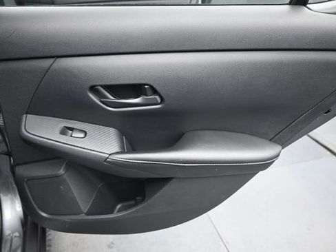 Used 2024 Nissan Sentra SV FWD image 23