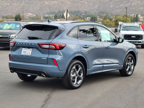 Used 2023 Ford Escape ST-Line image 2