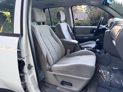 Used 2006 Chevrolet TrailBlazer LS w/ LS Preferred Equipment Group image 13