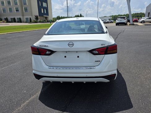 Used 2023 Nissan Altima 2.5 SV image 4