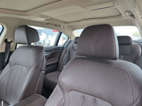 Used 2018 BMW 740i image 9