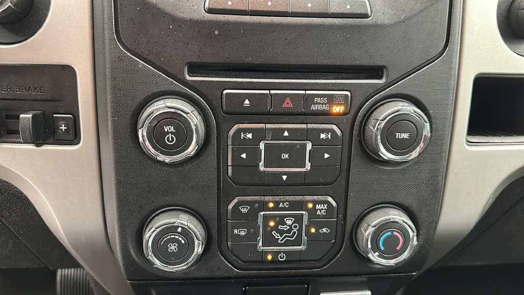 Used 2013 Ford F150 XLT w/ Luxury Equipment Group AWD/4WD image 19